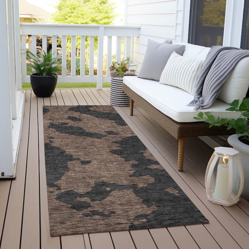 Machine Washable Indoor/ Outdoor Contemporary Abstract Chantille Rug - Chocolate - 2'3" x 7'6"
