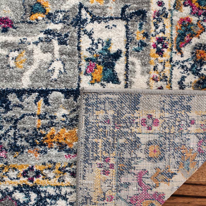 SAFAVIEH Evoke Spasenka Vintage Boho Medallion Rug