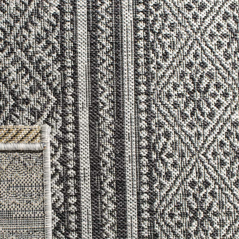 SAFAVIEH Courtyard Gunita Indoor/ Outdoor Waterproof Patio Backyard Rug