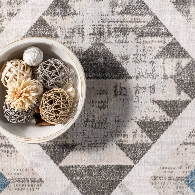 Nuloom Irini SpinClean Faded Southwestern Machine Washable Area Rug
