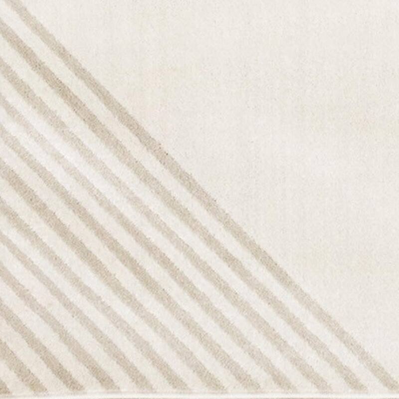 HomeRoots Geometric Modern Rectangle Area Rug - 5' X 8'