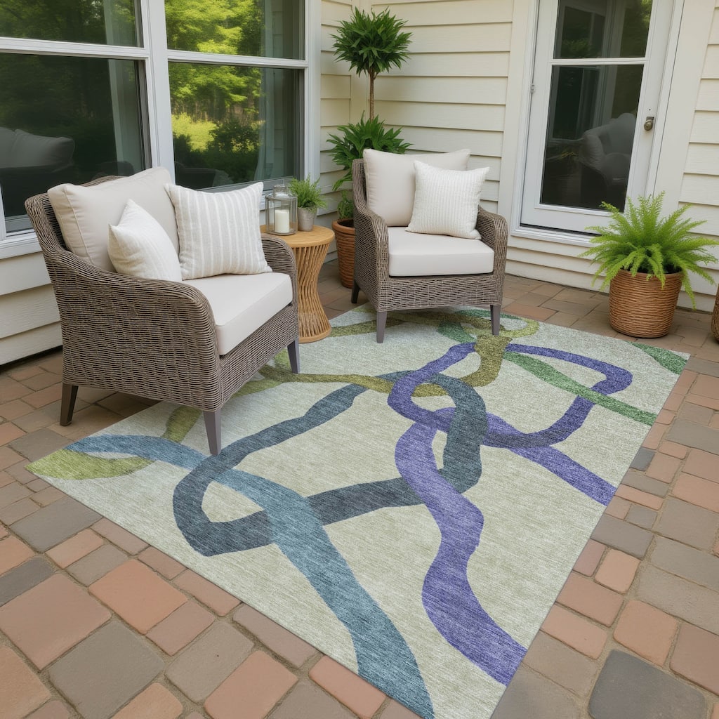 Machine Washable Indoor/ Outdoor Abstract Links Chantille Rug
