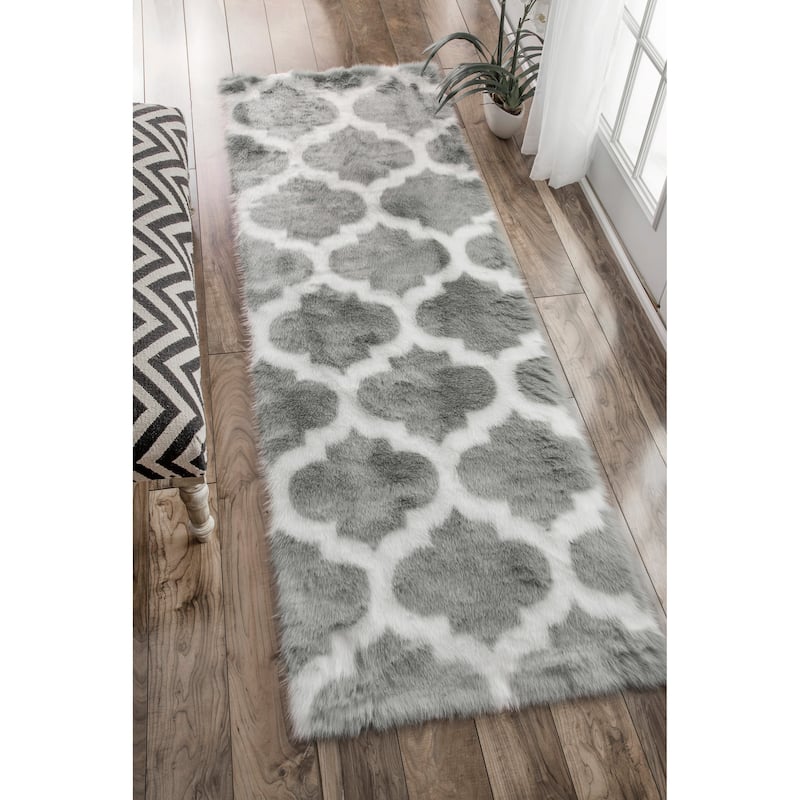 Nuloom Faux Sheepskin Shaunna Area Rug