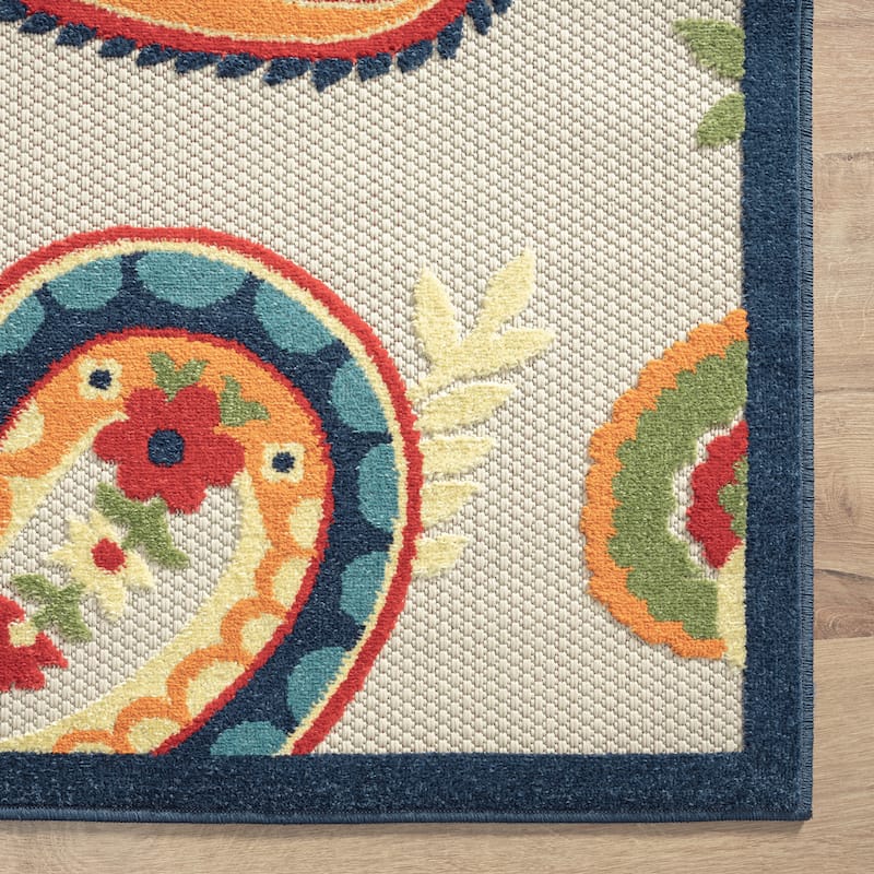 Sevita Floral Paisley Textured Indoor/Outdoor Area Rug