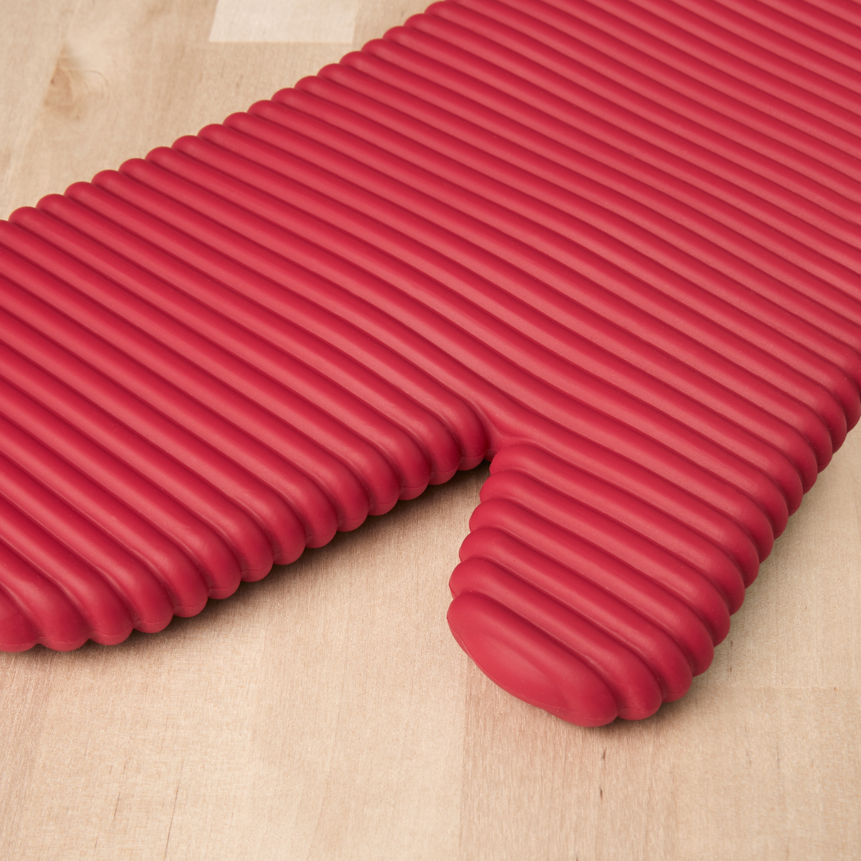KitchenAid Ribbed Soft Silicone Oven Mitt 2-Pack Set, 7.5x13 - On Sale -  Bed Bath & Beyond - 32254522