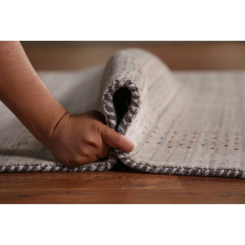 Hand Knotted Oriental 100% Wool Carpet Tribal Animal Pictorial Beige & Ivories Gabbeh Area Rug - 7' 9'' X 5' 0''