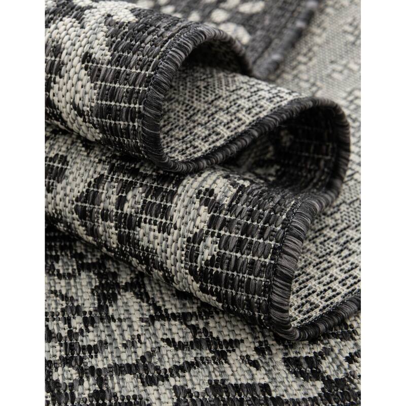 Outdoor Nirie Collection Area Rug