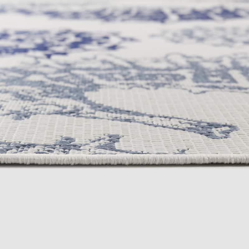 Rosaly Coastal Seahorse Indoor/Outdoor Area Rug