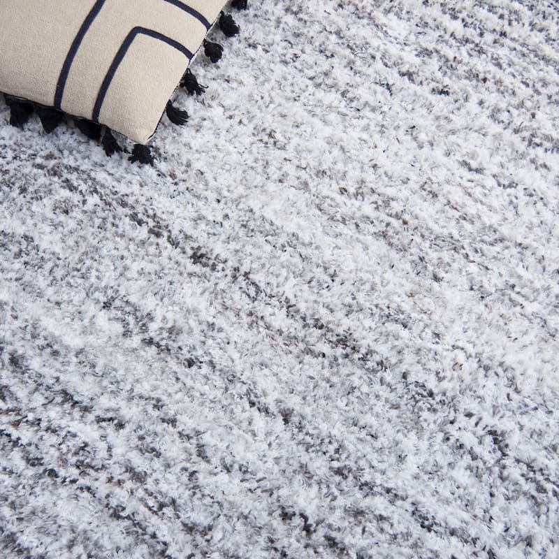 SAFAVIEH Handmade Glory Shag Stergiani Rug