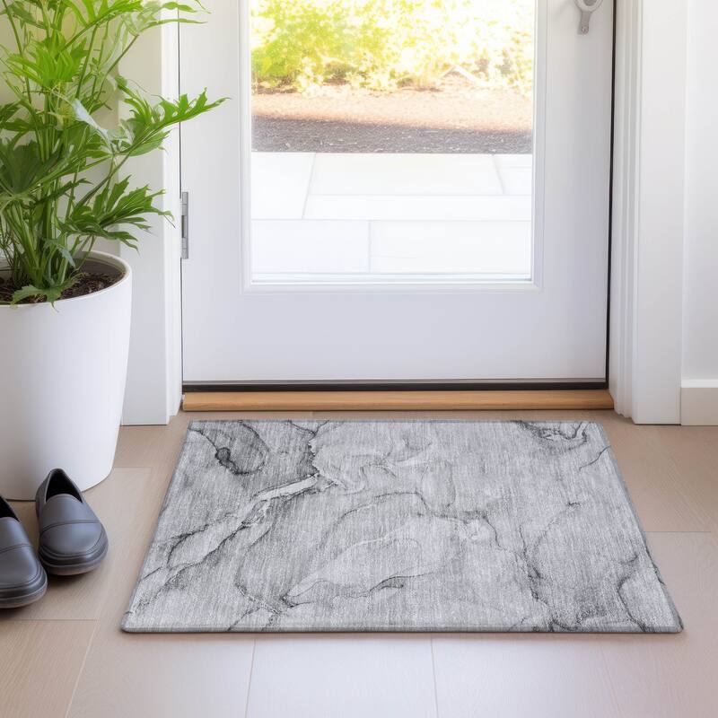 Machine Washable Indoor/ Outdoor Marble Chantille Rug - Gray - 1'8" x 2'6"