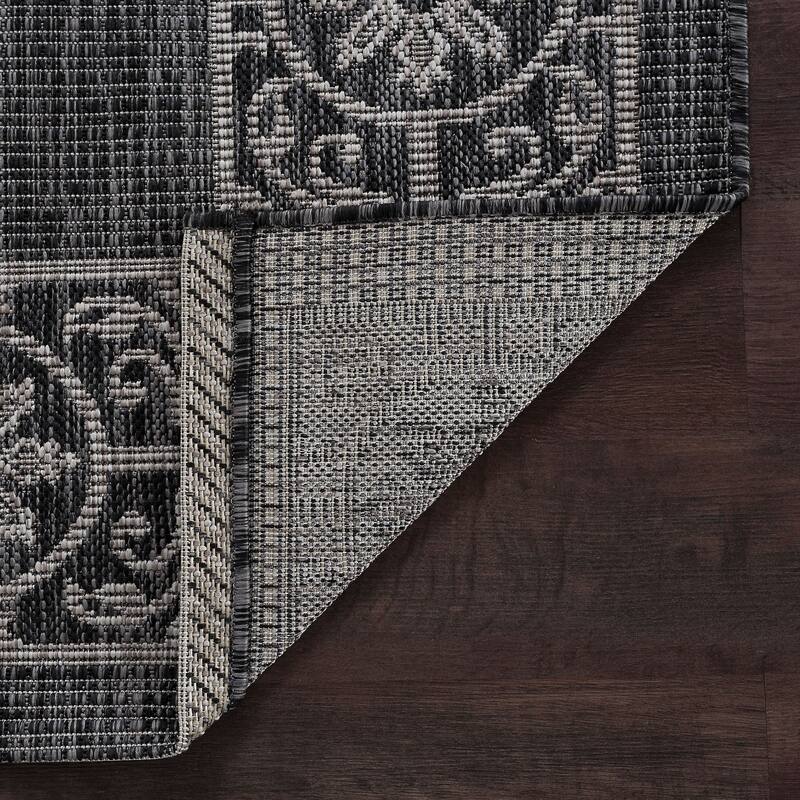Colonnade Traditional Border Indoor/Outdoor Area Rug