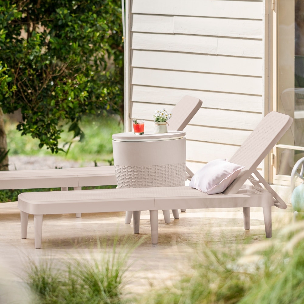 Resin hotsell chaise lounge