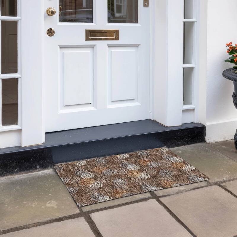 Machine Washable Indoor/ Outdoor Chantille Modern Bubbles Rug - Fudge - 1'8" x 2'6"