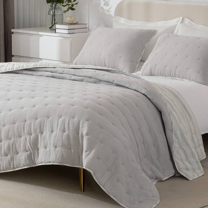 Wonderful Velvet 3 Piece Quilt Set