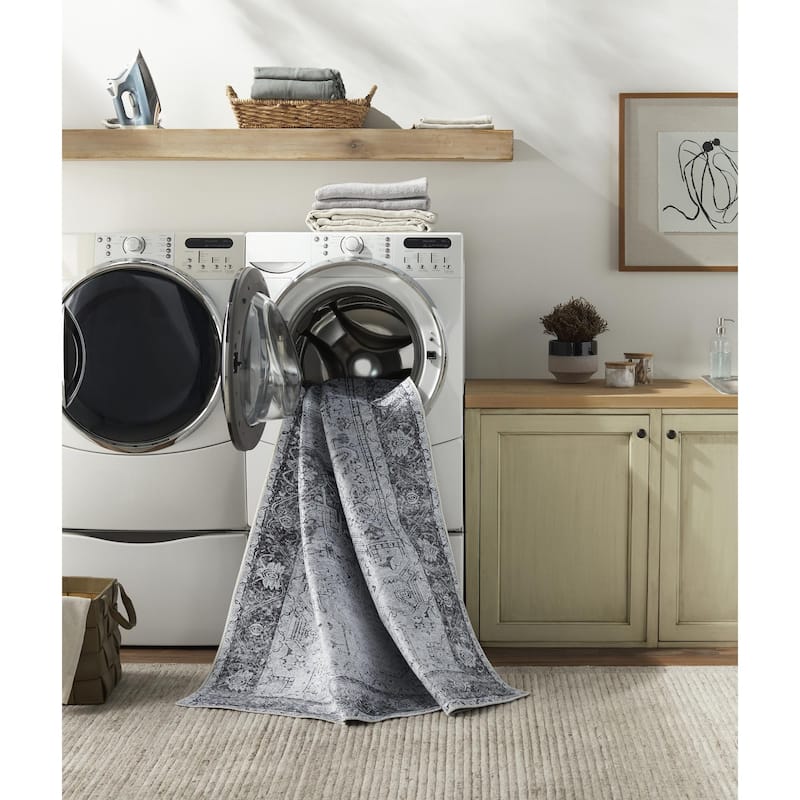 Livabliss Amelie Vintage Medallion Machine Washable Area Rug