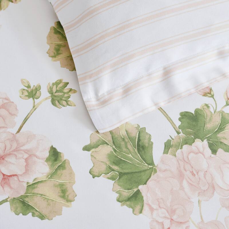 Martha Stewart Geranium Bloom Cotton Reversible Pink Duvet Cover Set