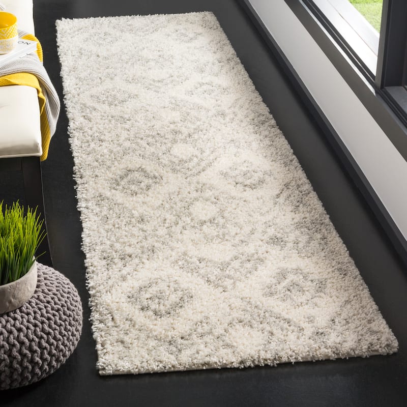 SAFAVIEH Arizona Shag Srbislava 1.2-inch Thick Rug - 2'3" x 8' Runner - Ivory/Grey