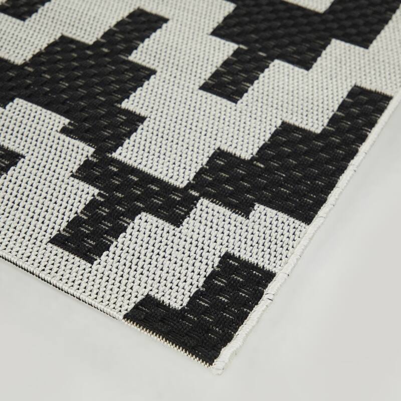 Monika Ikat Indoor/Outdoor Area Rug
