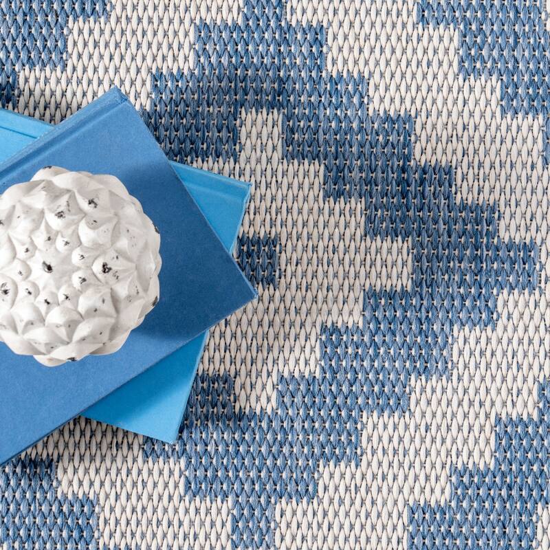 Nuloom Indoor/Outdoor Geometric Diamond Area Rug