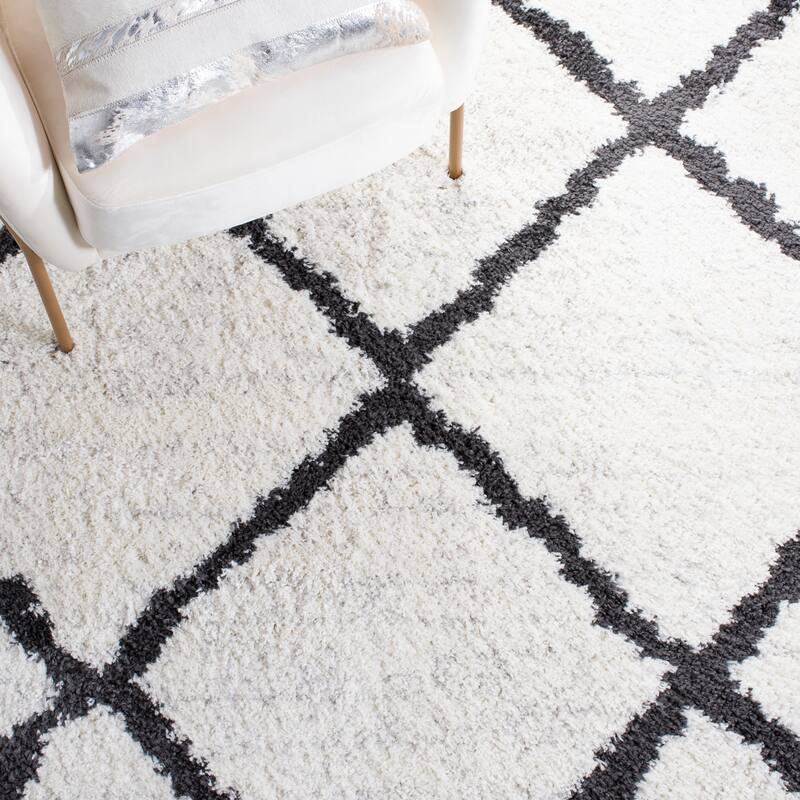 SAFAVIEH August Shag Velea Trellis 1.2-inch Thick Rug
