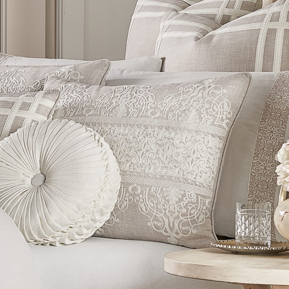 J. Queen New York Lauralynn Comforter Set