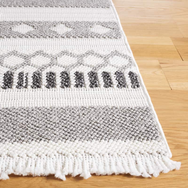 SAFAVIEH Lotus Paulette Rustic Rug - 5'3" x 7'6"