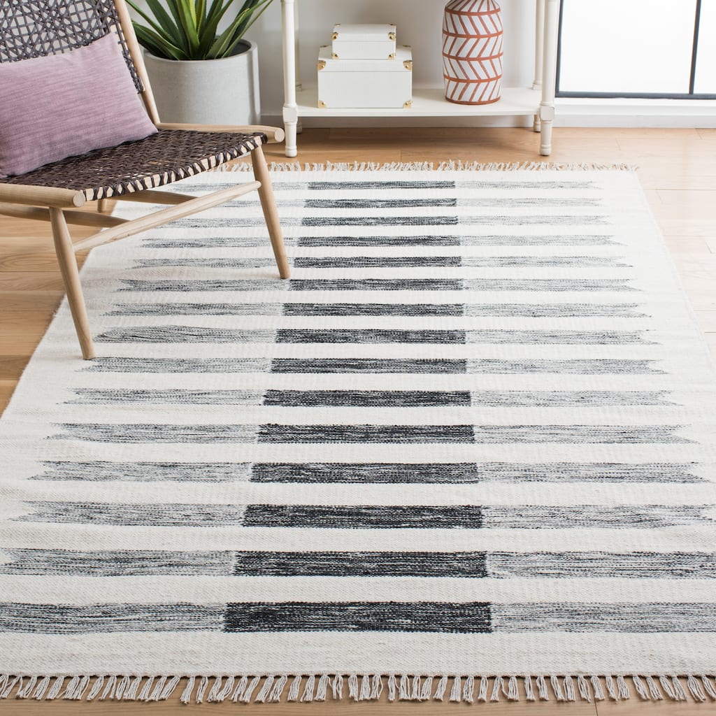 SAFAVIEH, Handmade Kilim Defne Stripe Wool Fringe Rug