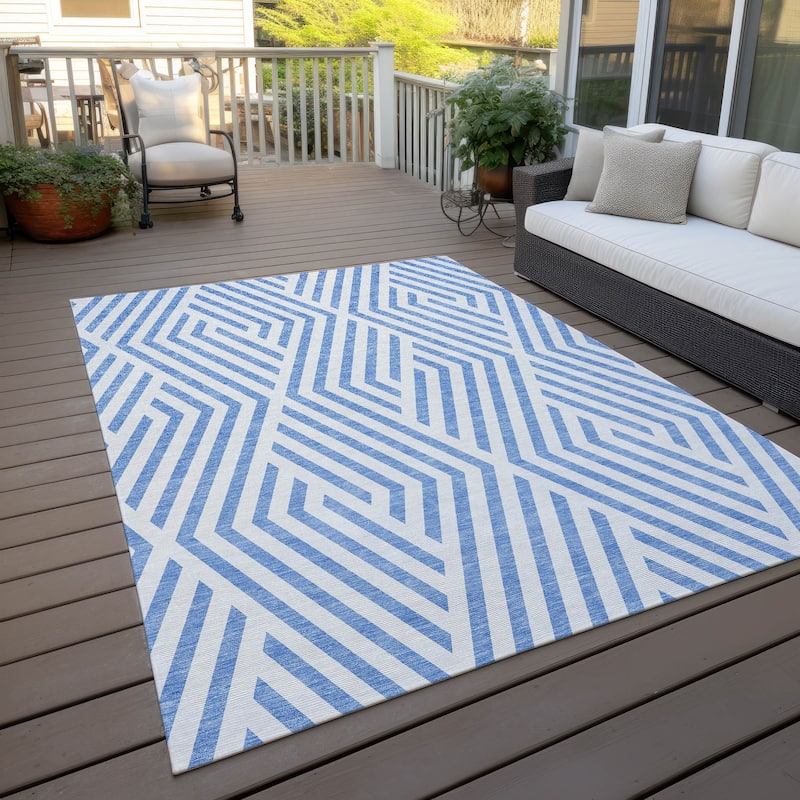 Machine Washable Indoor/ Outdoor Modern Diamonds Chantille Rug