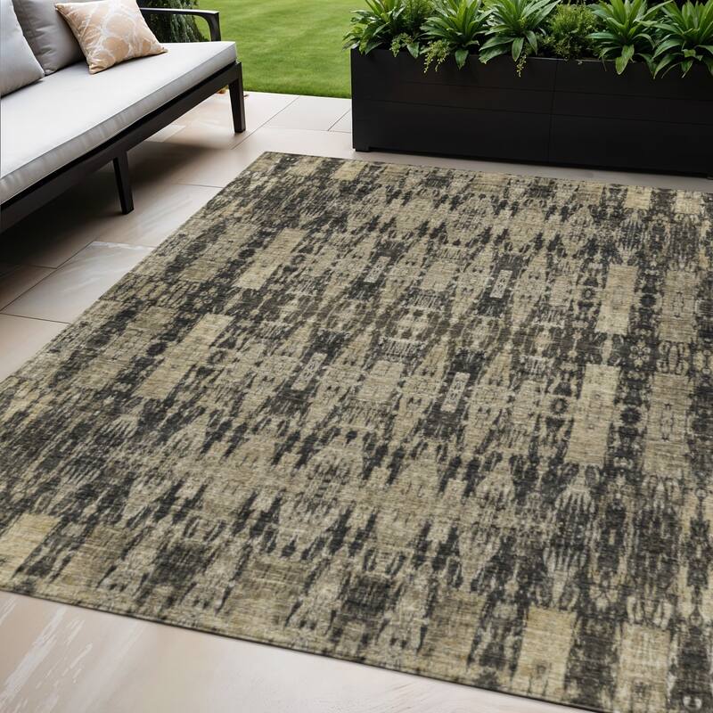 HomeRoots Moroccan Transitional Rectangle Outdoor Rug - 5' X 8'