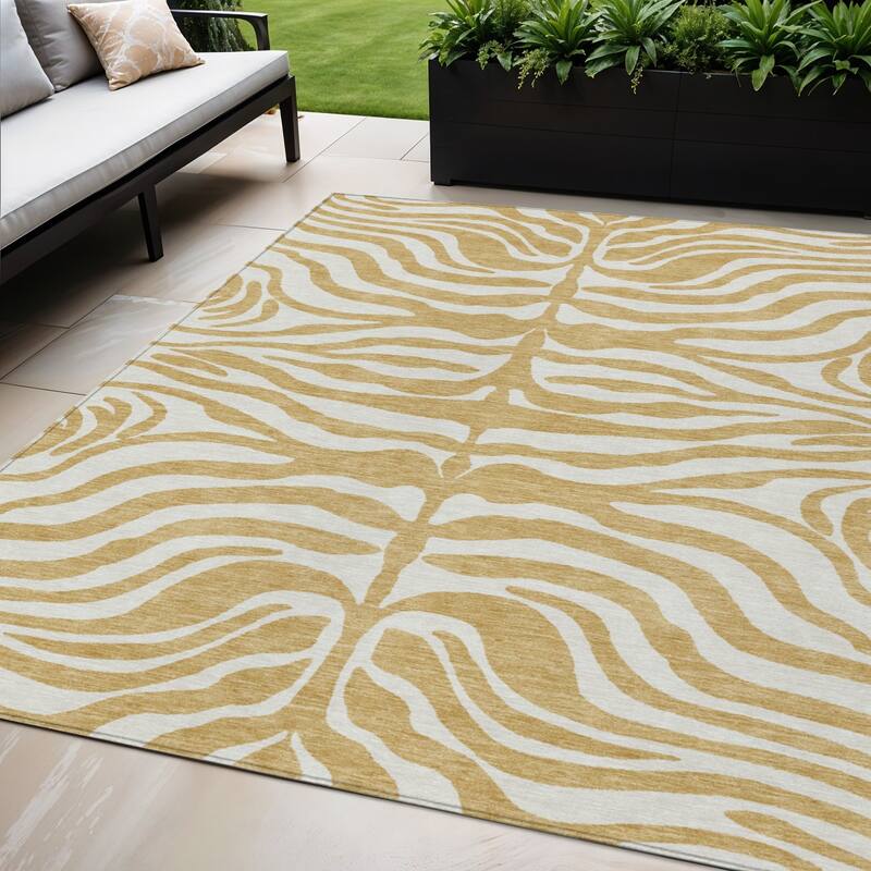 HomeRoots Animal Print Transitional Rectangle Outdoor Rug - 5' X 8'