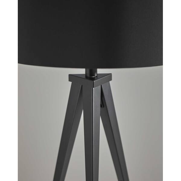 Treble Black Metal Table Lamp