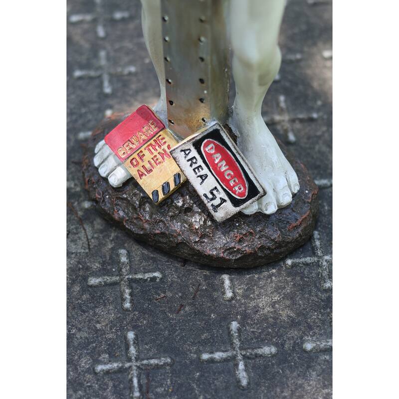 Alien with Welcome Sign Outdoor Garden Statue - 17"