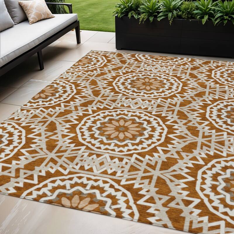 HomeRoots Floral Medallion Transitional Rectangle Outdoor Rug - 5' X 8'