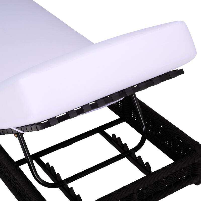 SAFAVIEH Outdoor Living Callan Lounger - 75"W x 26"D x 13"H