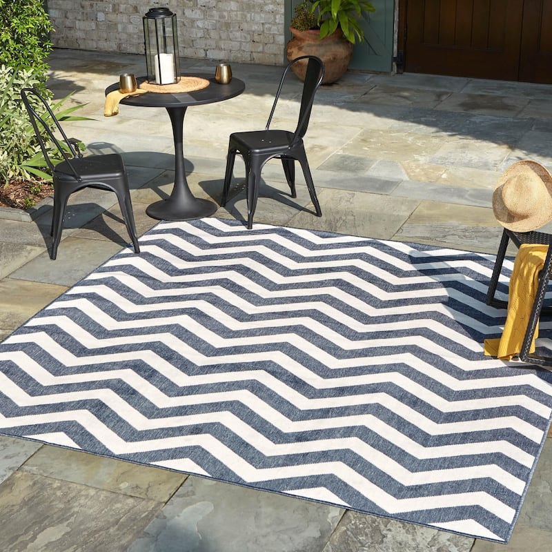 Outdoor Trisha Collection Area Rug - Navy Blue - 7'10" Square