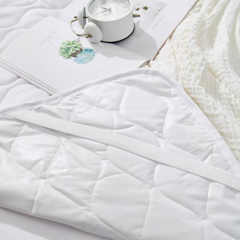 Anchor Band Waterproof Twin XL Mattress Protector - White