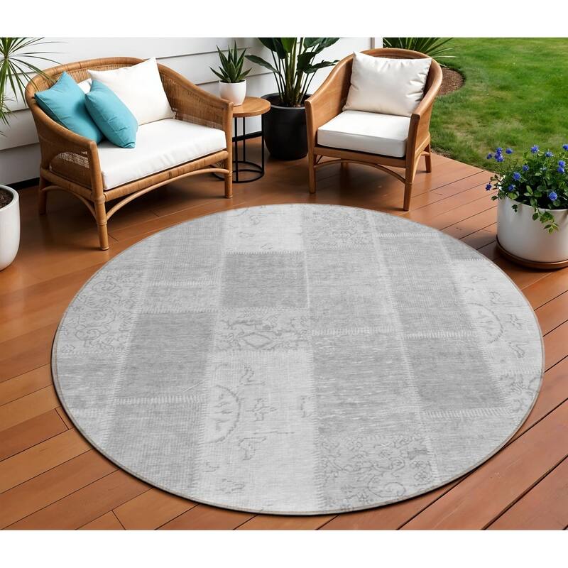 HomeRoots Patchwork Traditional Rectangle Outdoor Rug - 8' Round