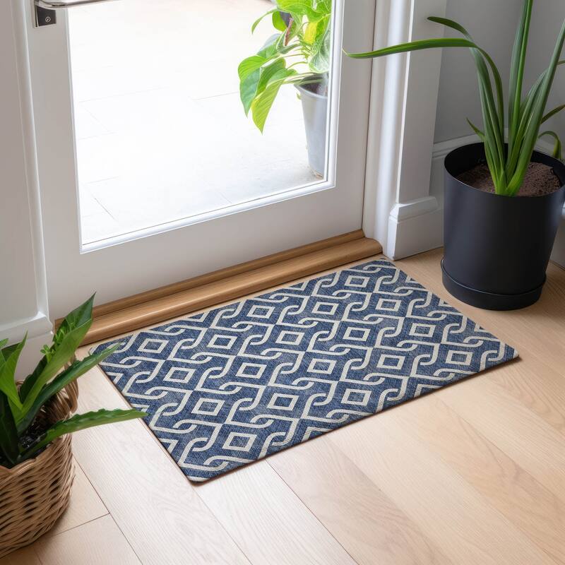 Machine Washable Indoor/ Outdoor Chantille Modern Trellis Rug - Navy - 1'8" x 2'6"
