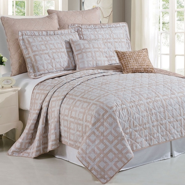 Serenta Austin Geo Printed Microfiber 7-piece Bedspread Quilt Set. Opens flyout.