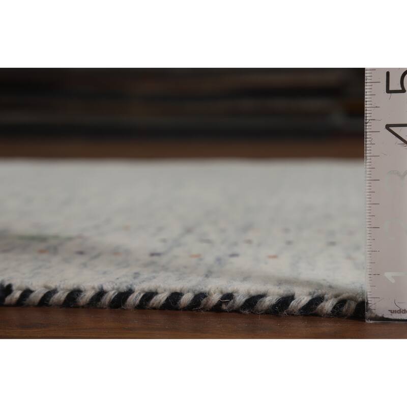 Hand Knotted Oriental 100% Wool Carpet Tribal Animal Pictorial Beige & Ivories Gabbeh Area Rug - 7' 10'' X 5' 2''