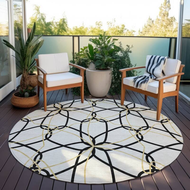Machine Washable Indoor/ Outdoor Abstract Prism Chantille Rug - White - 8' x 8'