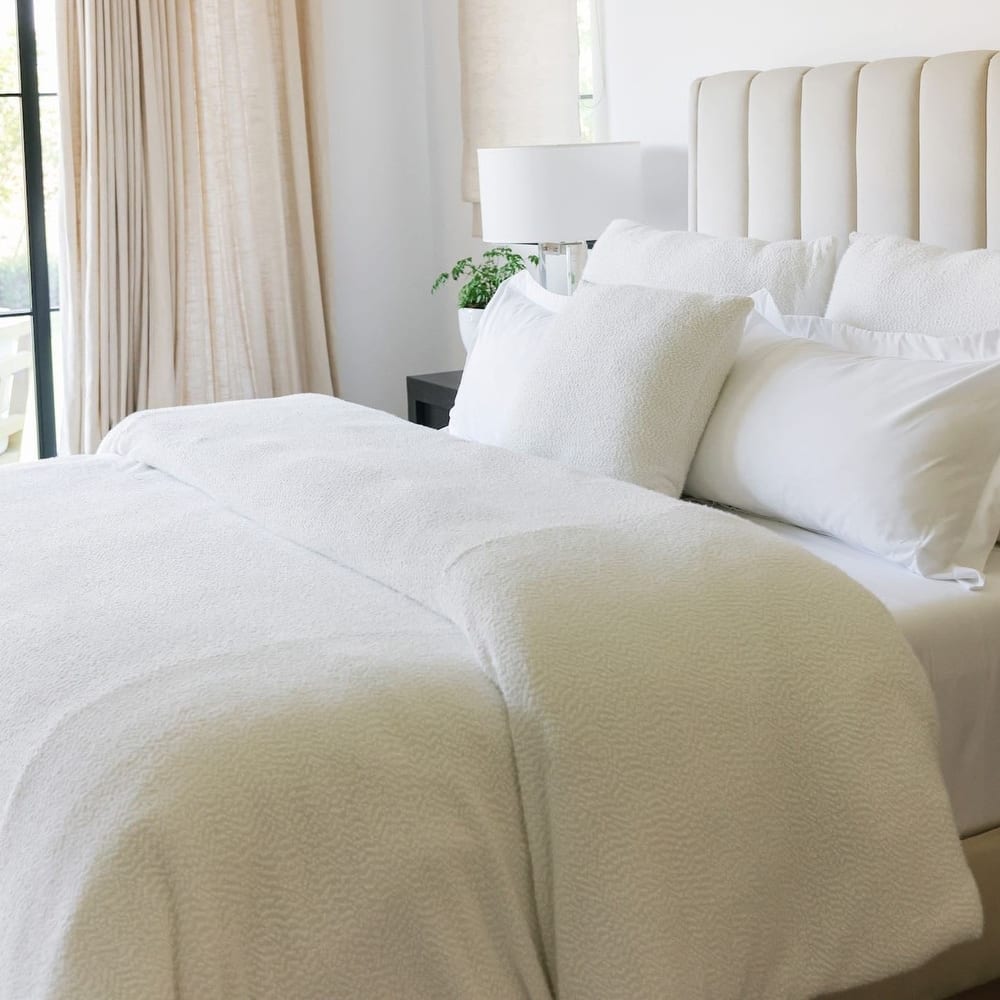 Jennifer Adams Chunky Super Soft Boucle Comforter