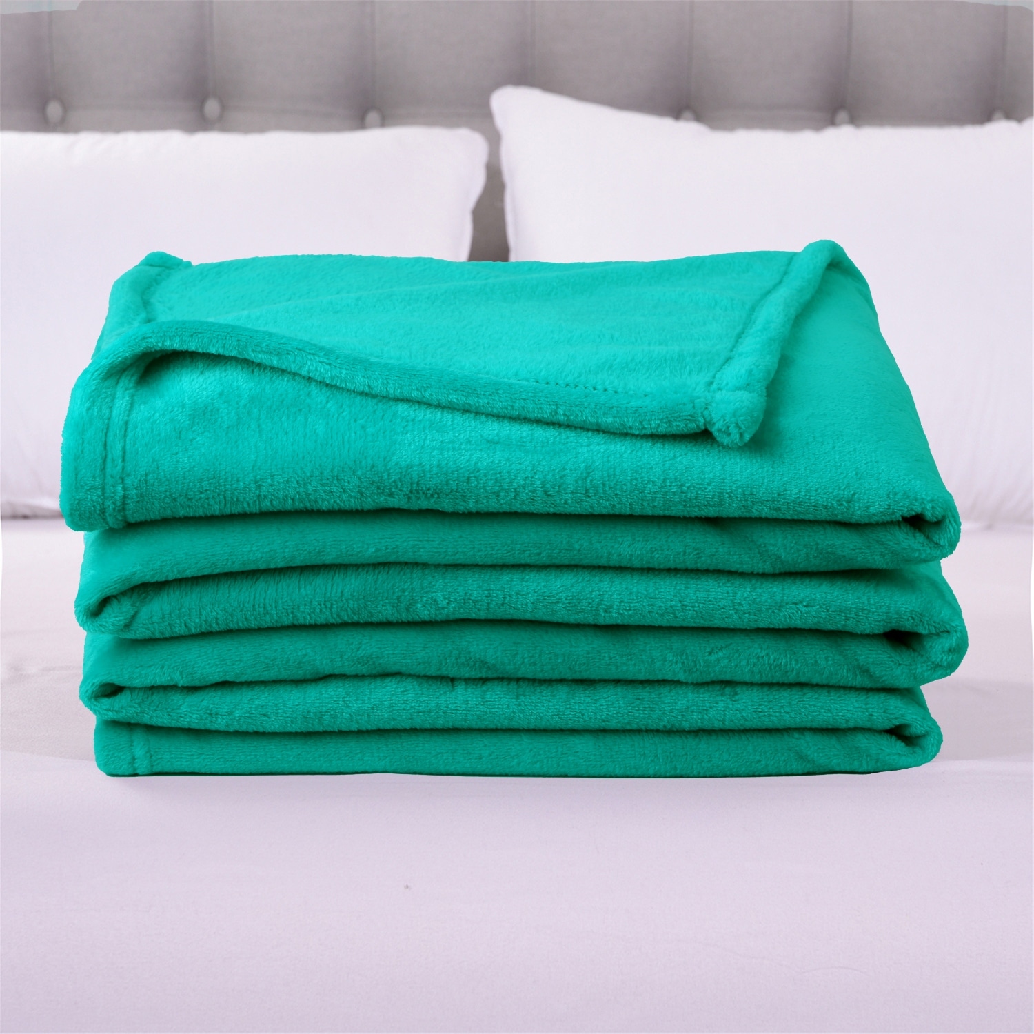 Luxury Soft Flannel Fleece Blanket for All Seasons  -image