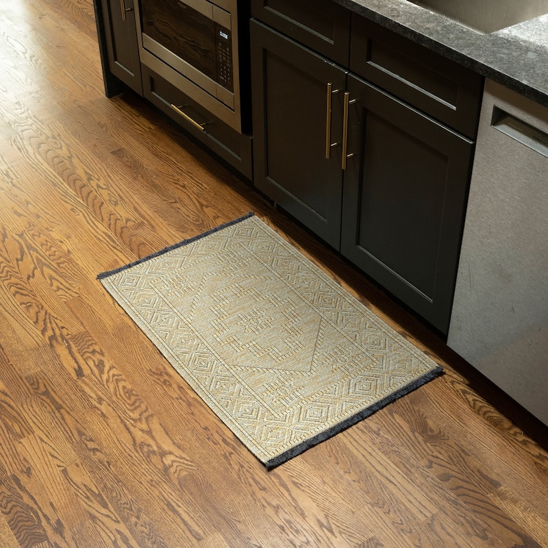 Alameda Solid Color Medallion Machine Washable Indoor Area Rug - 2' x 3' - Green/Sage Green