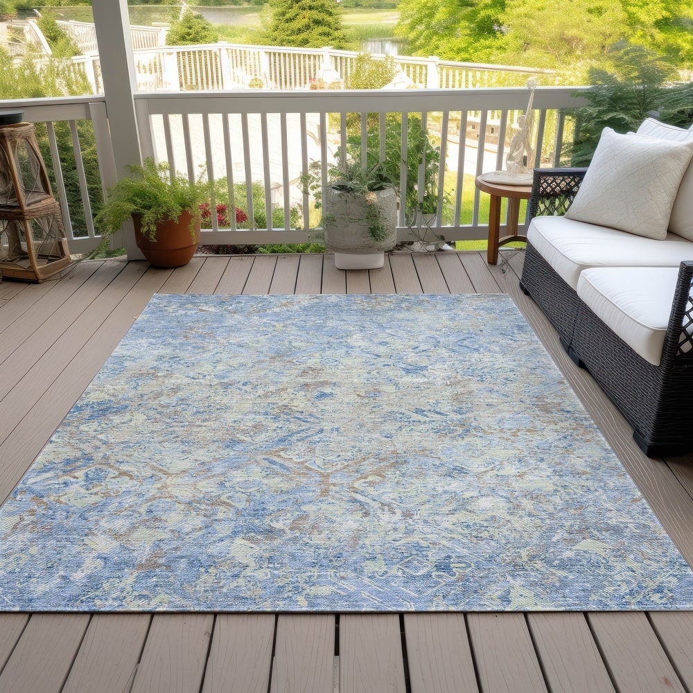 Machine Washable Indoor/ Outdoor Chantille Diamonds Distressed Rug