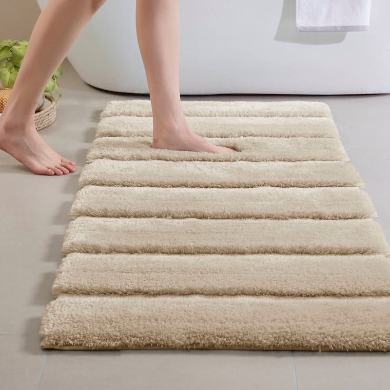 Madison Park Tufted Pearl Channel Solid Bath Rug