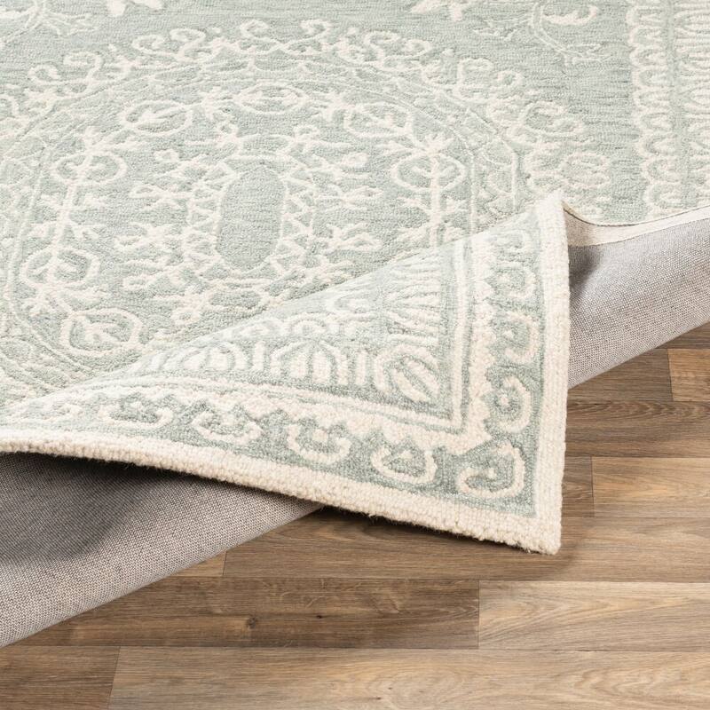 Livabliss Traditional Newcastle Medallion Area Rug