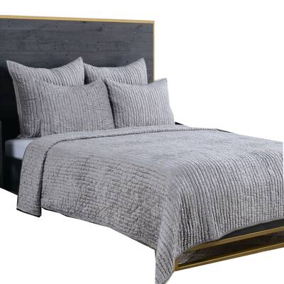 Lipa 96 x 108 Handmade King Size Quilt in Textured Design, Polyfill, Gray
