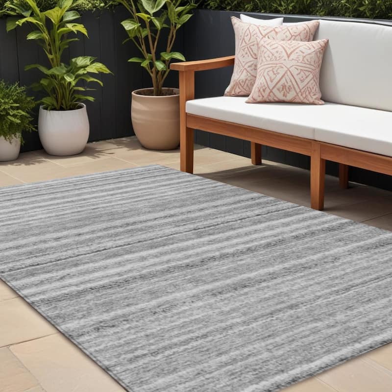 HomeRoots Striped Transitional Rectangle Outdoor Rug - 8' X 10'