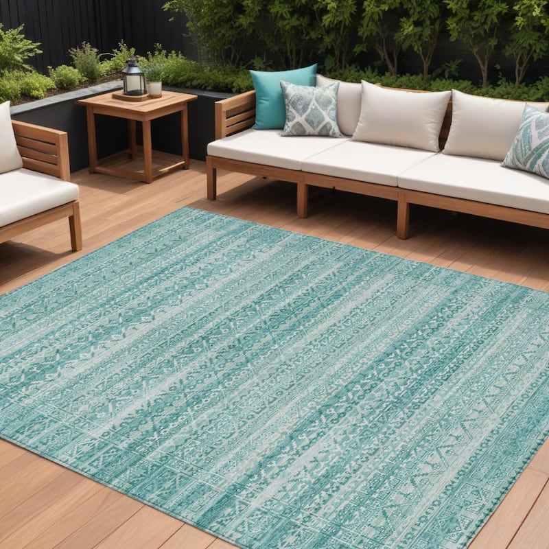 HomeRoots Striped Transitional Rectangle Outdoor Rug - 8' X 10'
